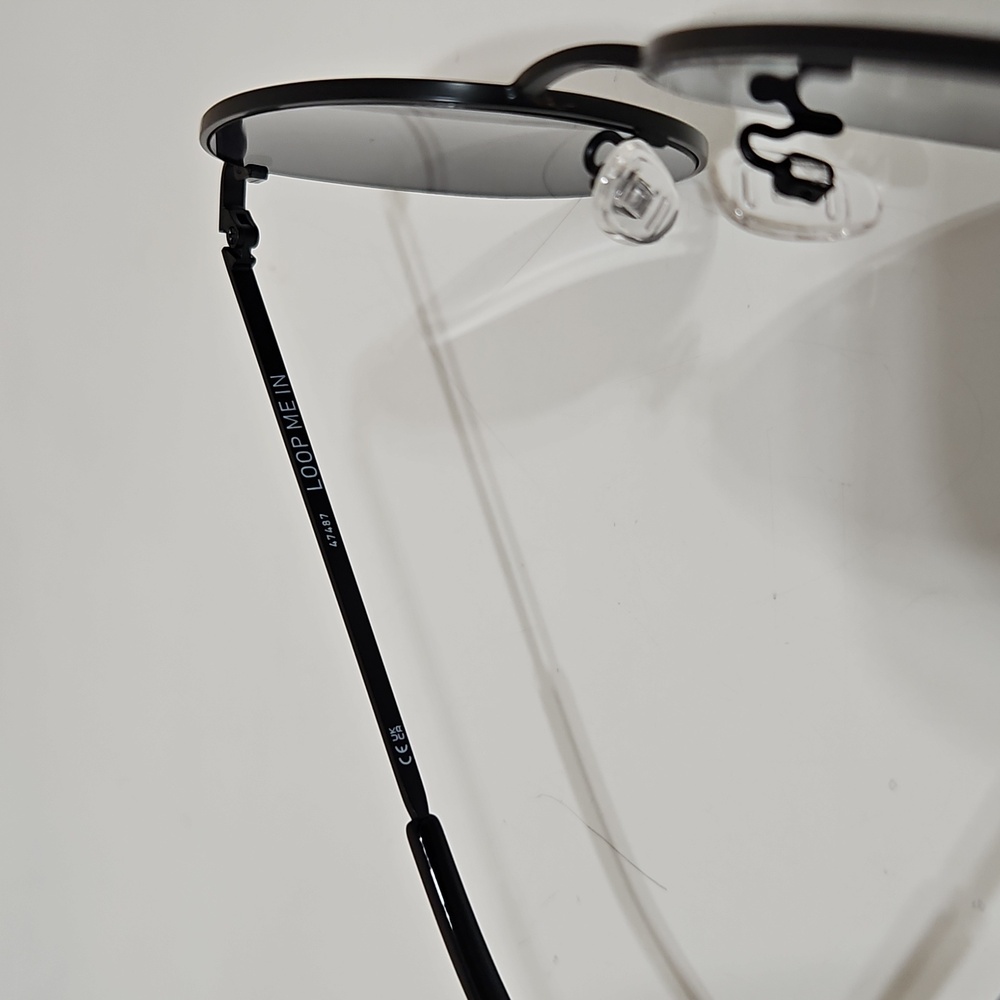 Quay Australia Loop Me In Black Dark Black Round Sunglasses - Picture 8 of 10